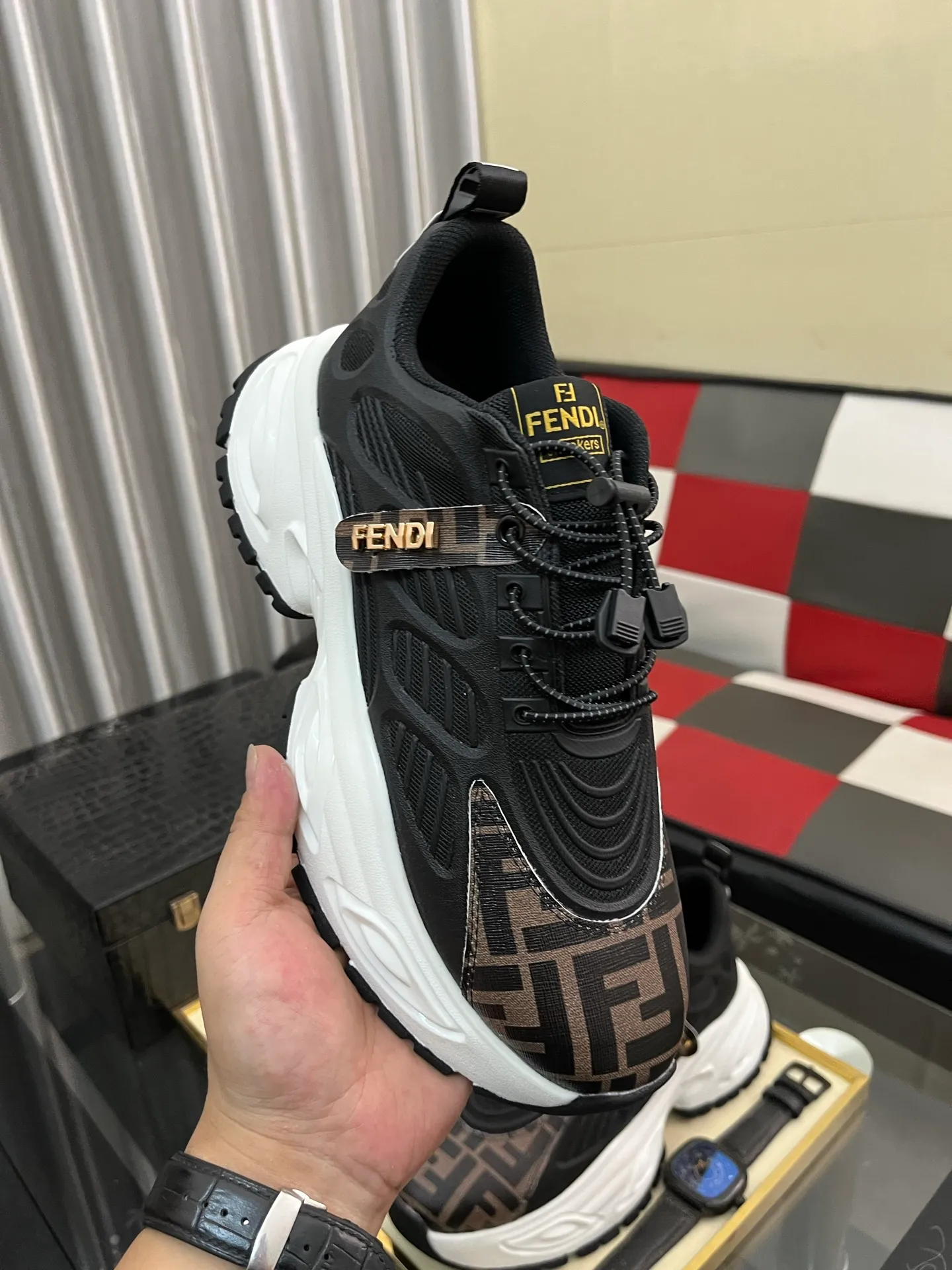 Men's Men's Shoes💰438⌚️⌚️[Fendi] Fendi's latest casual shoes for men! Available at counters simultaneously! A one-to-one replica of the original. Made entirely of imported top-grain calfskin, the interior is made of top-grain water-dyed cowhide, and the original factory-supplied rubber outsole. Leading new fashion concepts. Matching code: 38-44 2️⃣colors available